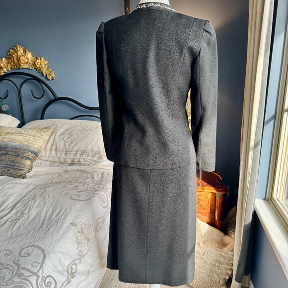 1980s Vintage Black w White Embroidered Trim Skirt and Blazer Suit Set - Picture 4 of 16